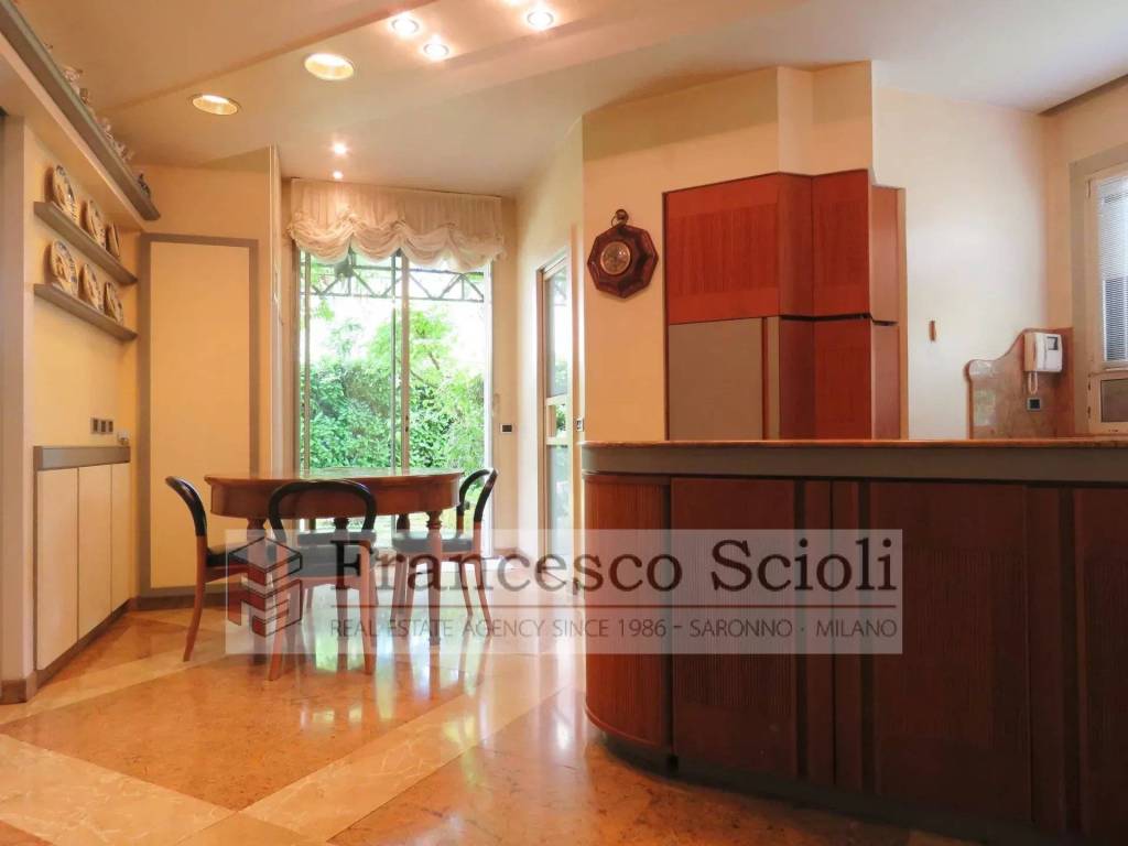 Villa a Saronno in Via Giosuè Carducci 8, - Foto 4
