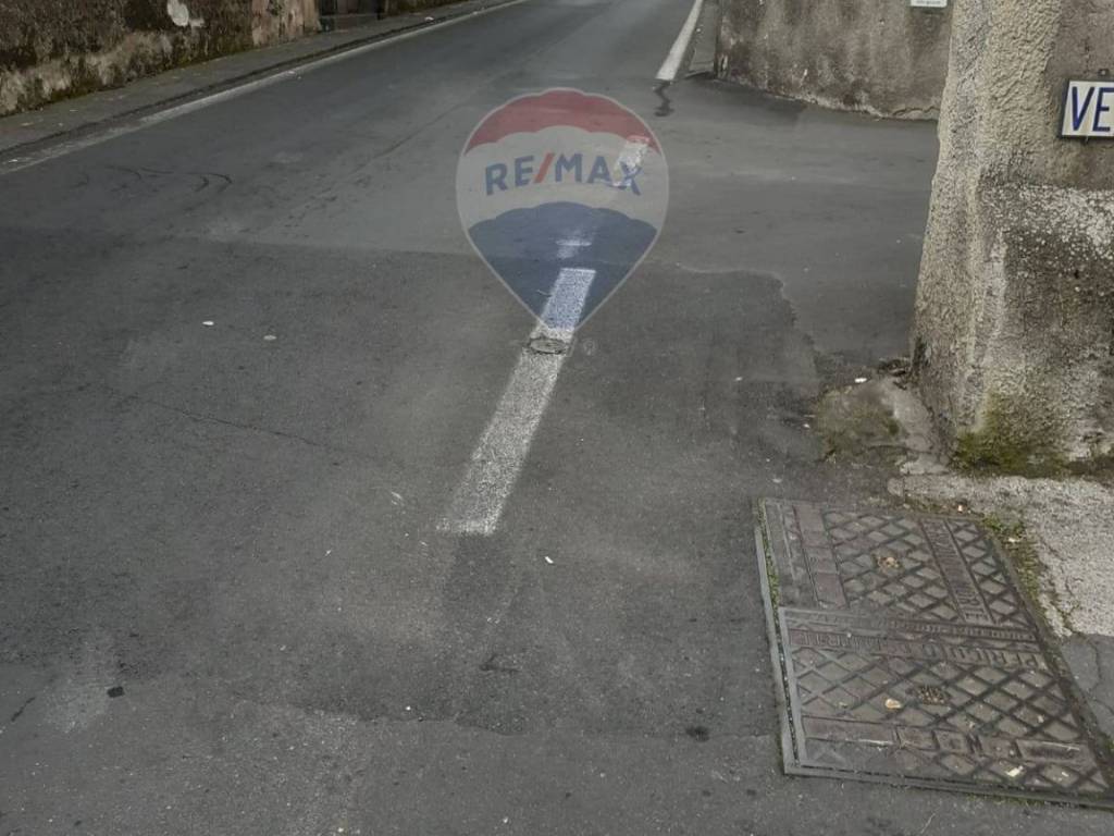 Box / garage a Catania in Via Pietro De Logu, 27 - Foto 3