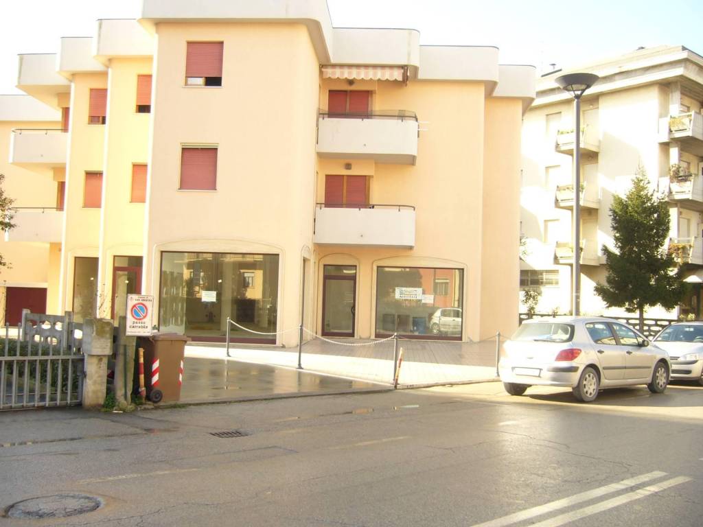 Immobile a Alba adriatica in Via Mazzini - Foto 3