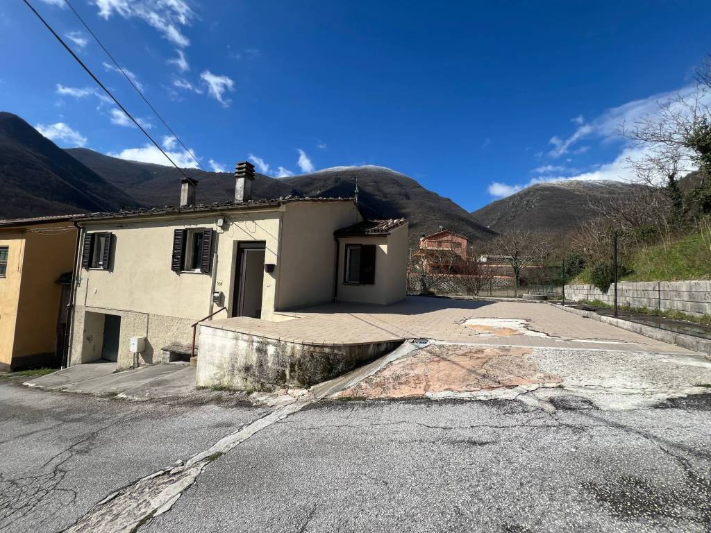 Casa indipendente a Fabriano in SERRADICA - Foto 2