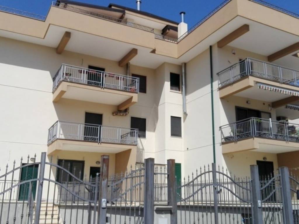 Appartamento a Battipaglia in Via Garda - Foto 2