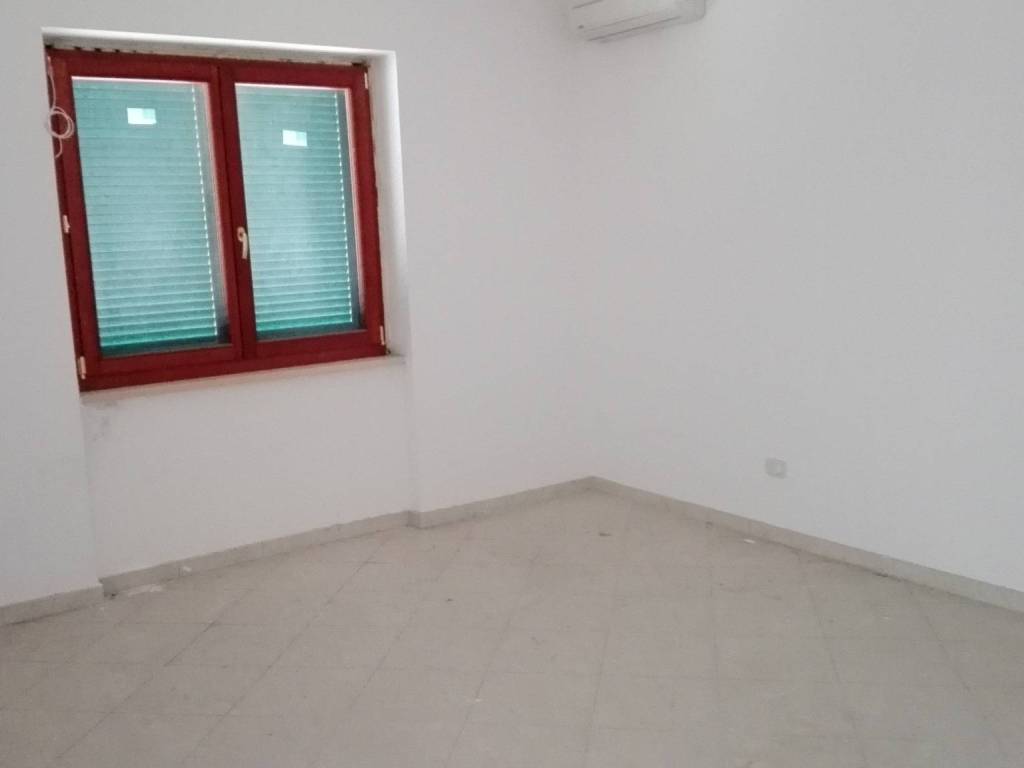 Appartamento a Battipaglia in Via Garda - Foto 5