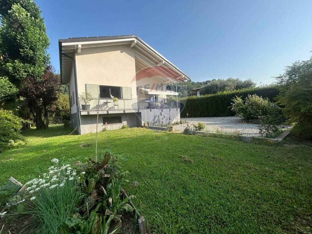 Villa a Monvalle in Via Ten Giuseppe Lionelli Mendozza, 44 - Foto 2
