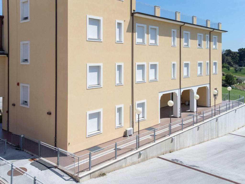 Palazzo / stabile a Osimo in Via Cagiata, 9 - Foto 3