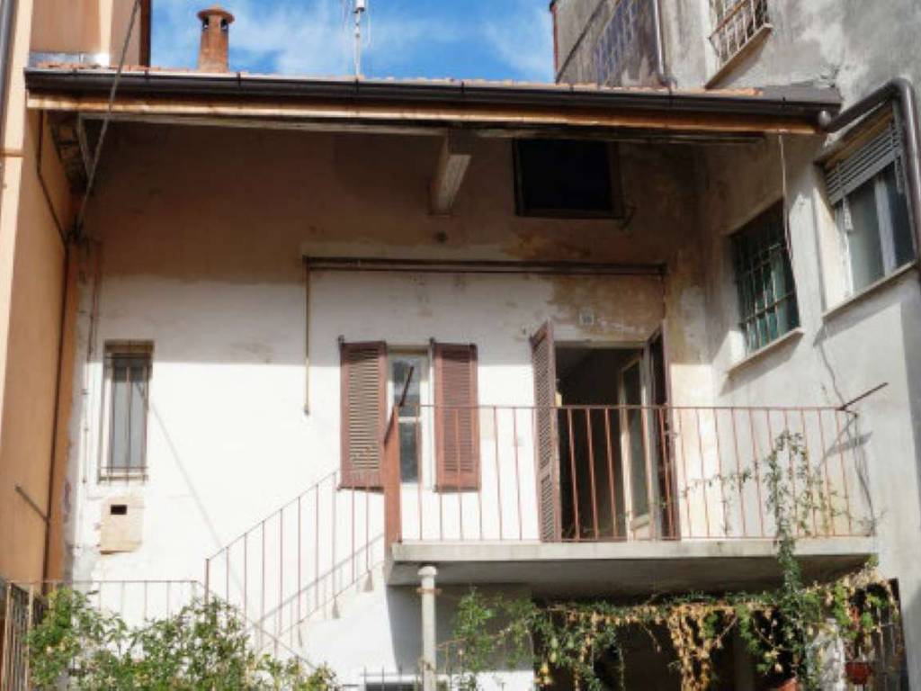 Appartamento a Taino in via VIA MAZZINI - Foto 2