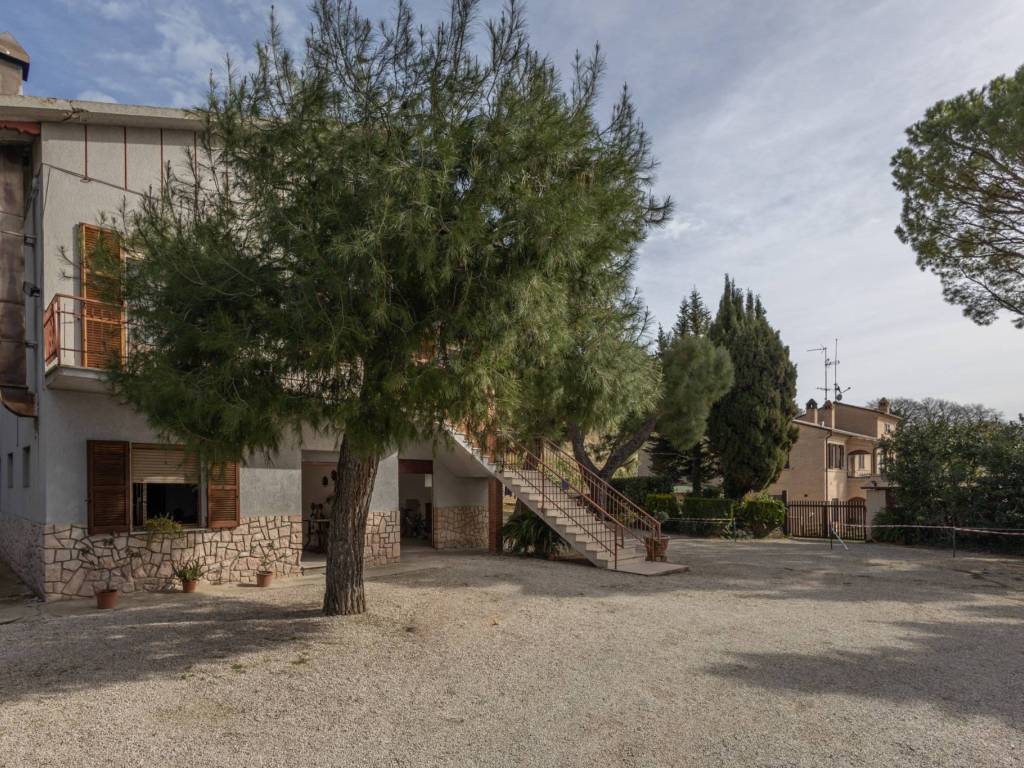 Casa indipendente a Montecosaro in Località San Giacomo, 50 - Foto 2