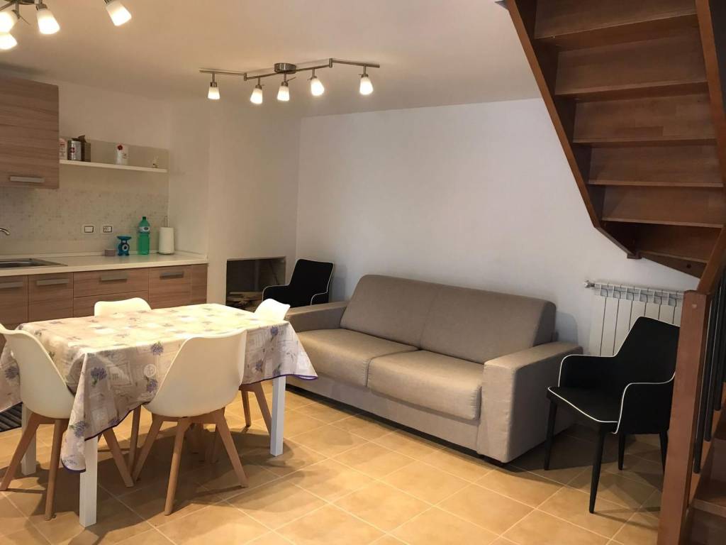 Casa indipendente a Rocca di cambio in Via della Canala - Foto 3