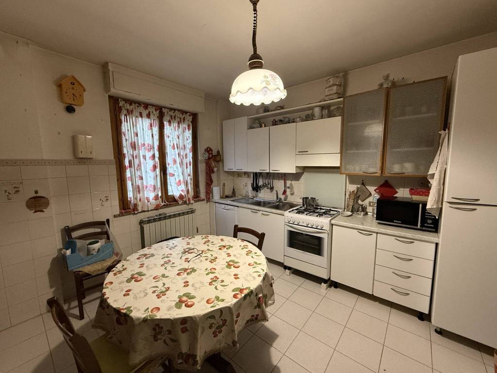 Appartamento a Castiglione del lago in Via Giosuè Carducci - Foto 3