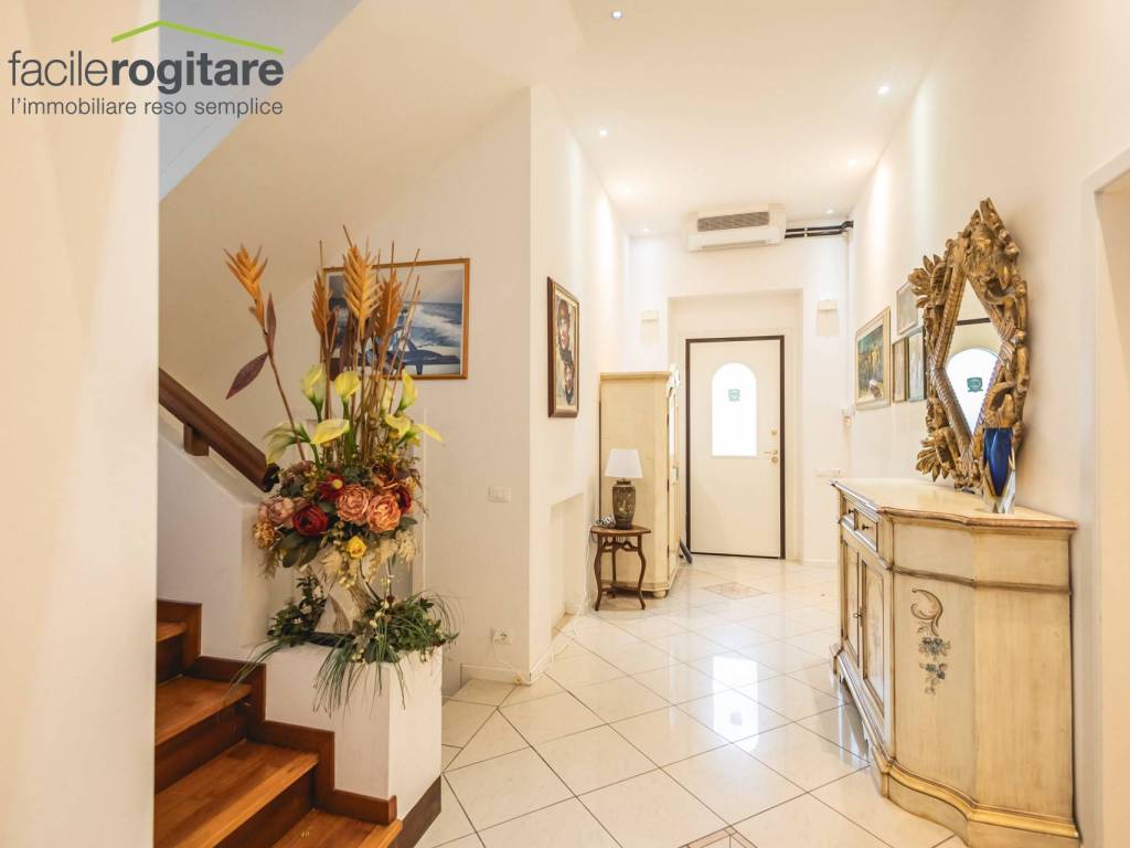 Villa a Riccione in Viale Milano, 93 - Foto 3