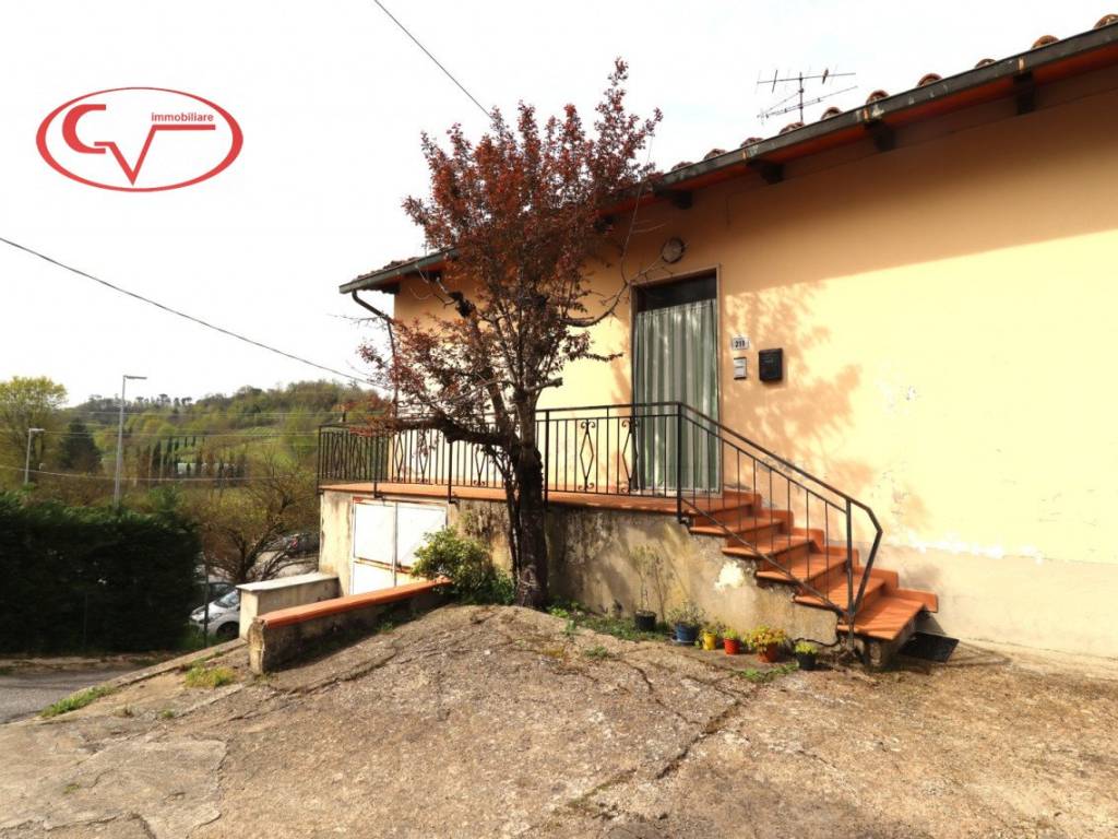 Casa indipendente a Montevarchi in Via di Noferi - Foto 3