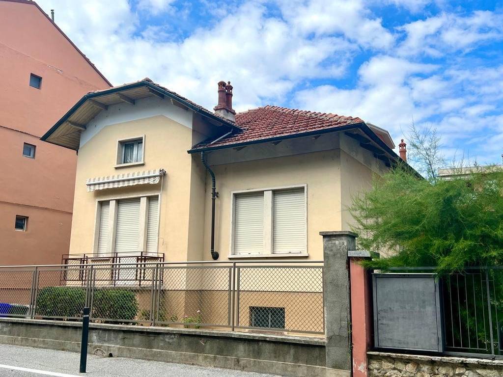 Villa a Alba in Via Liberazione, 17 - Foto 2