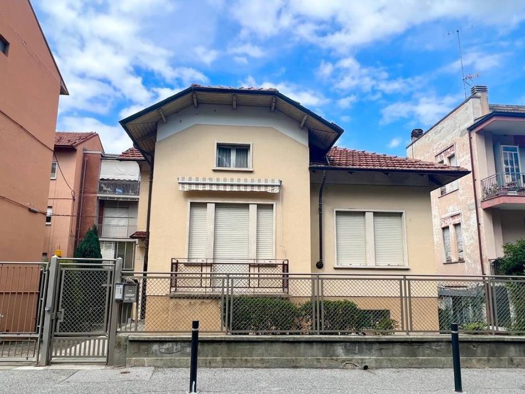 Villa a Alba in Via Liberazione, 17 - Foto 4
