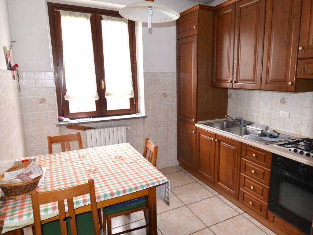 Appartamento a Calolziocorte in via ss. cosma e damiano, 76 - Foto 4