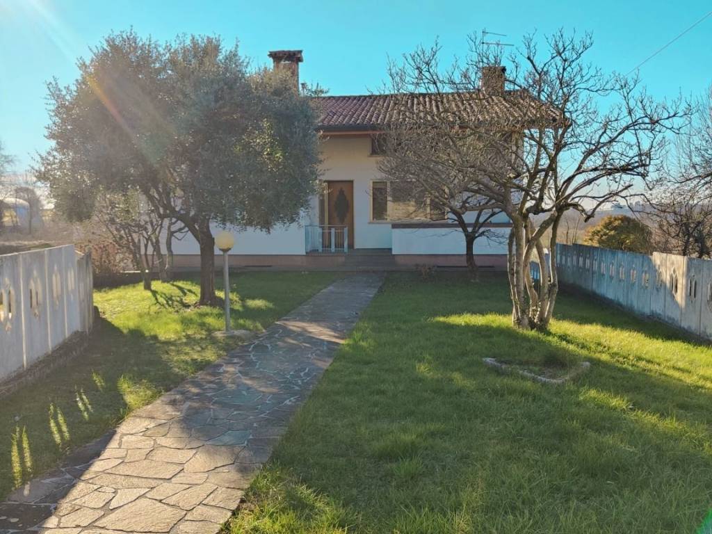 Villa a Tarcento in Via Vittorio Alfieri - Foto 3