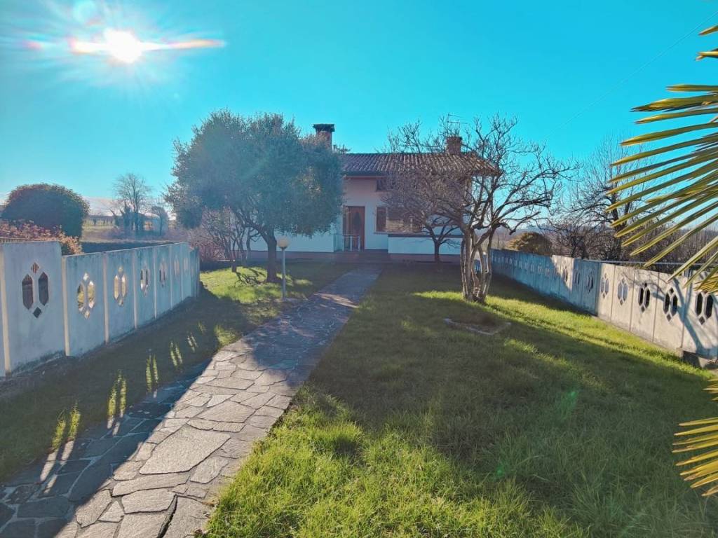 Villa a Tarcento in Via Vittorio Alfieri - Foto 4