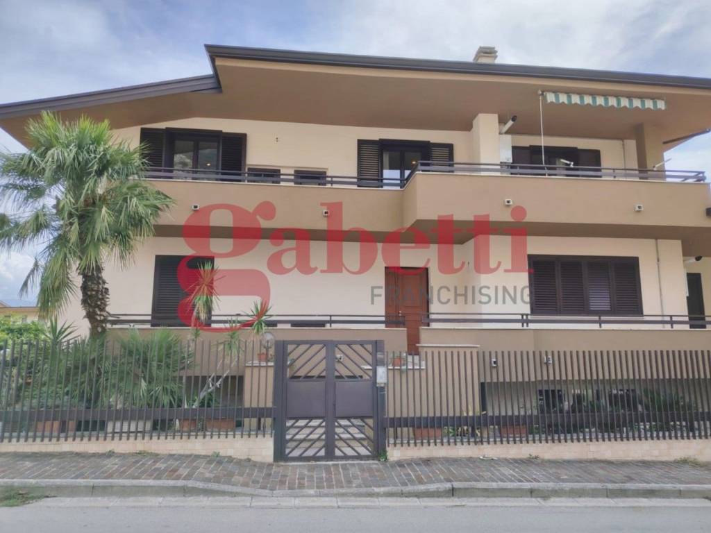 Villa a Venafro in Strada Provinciale Conca Casale, 30 - Foto 2