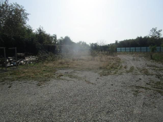 Terreno a Besnate in Via Vincenzo Monti - Foto 2