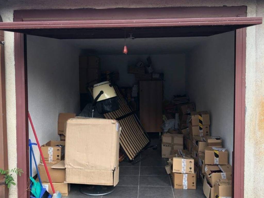 Box / garage a Rescaldina in Via Vincenzo Monti - Foto 1