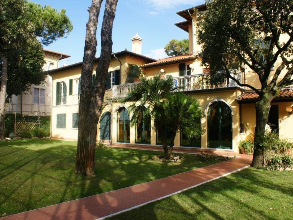 Villa a Pietrasanta in Viale Roma - Foto 2