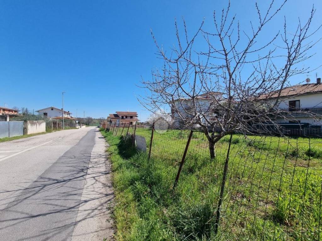 Terreno a Notaresco in Via Marzabotto, 8 - Foto 3
