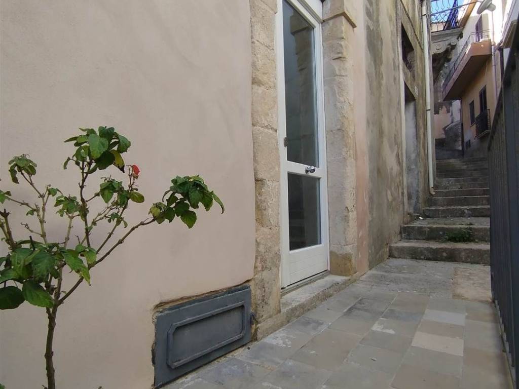 Casa indipendente a Ragusa in VIA SANTA NICOLA, 13 - Foto 3