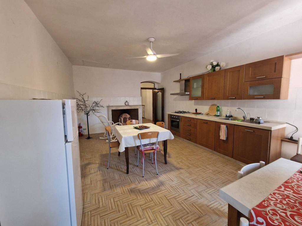 Appartamento a Sarzana in Via Giuseppe Mazzini - Foto 2