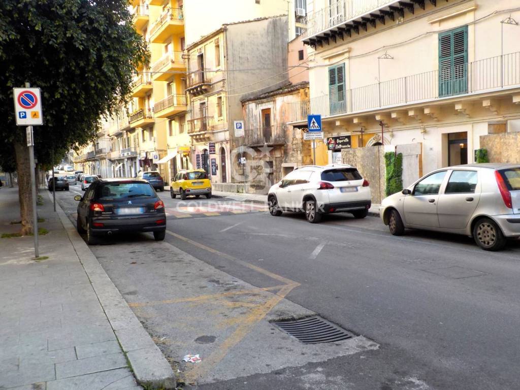 Box / garage a Modica in Viale Medaglie D'Oro, 16 - Foto 5