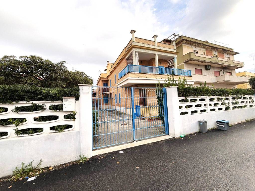 Appartamento a Fiumicino in Via Vallermosa - Foto 1
