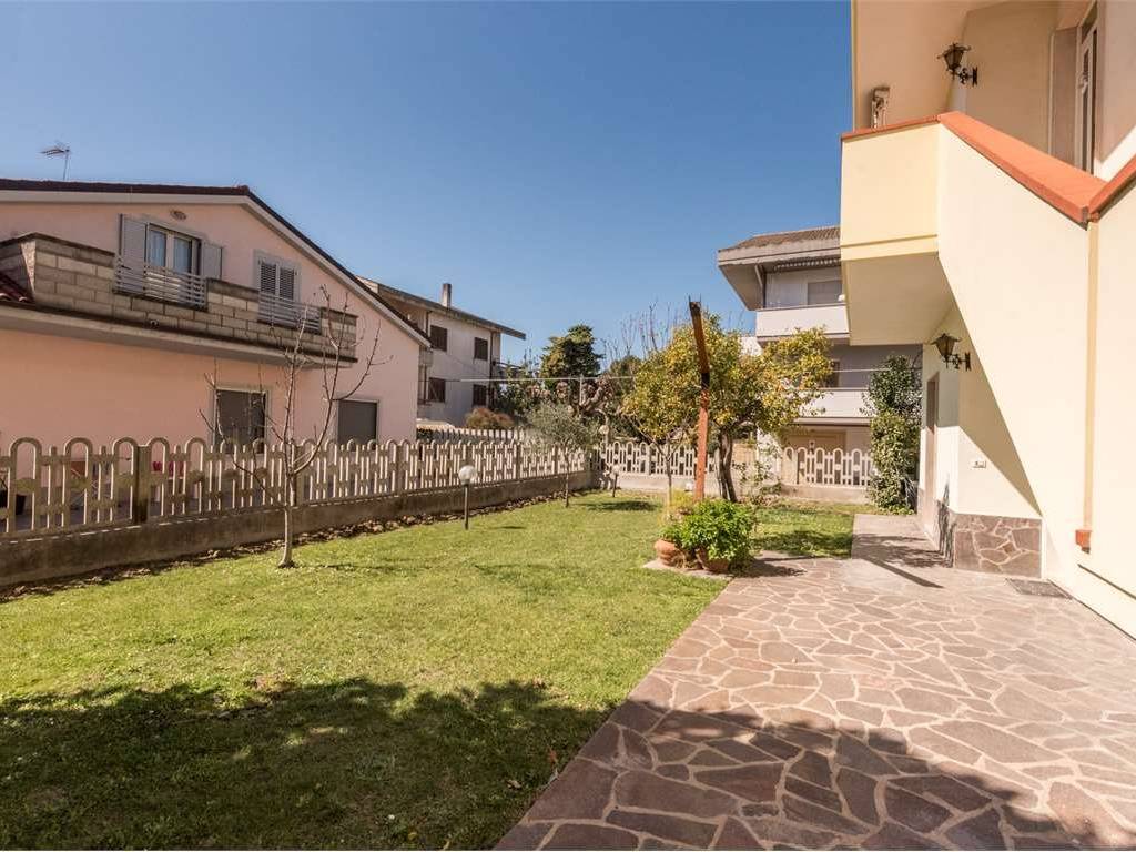 Casa indipendente a Montesilvano in via Zambesi, 24 - Foto 2