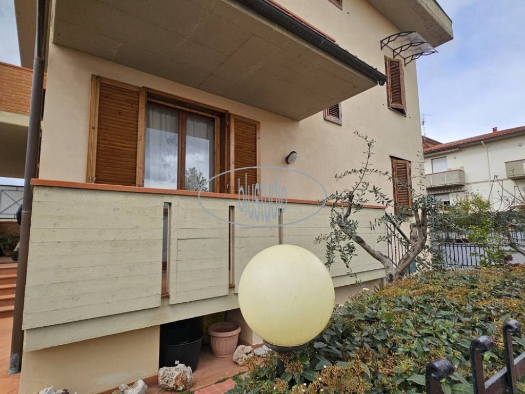 Villetta a schiera a Castelfranco piandisco in viale alcide de gasperi ,44 - Foto 2