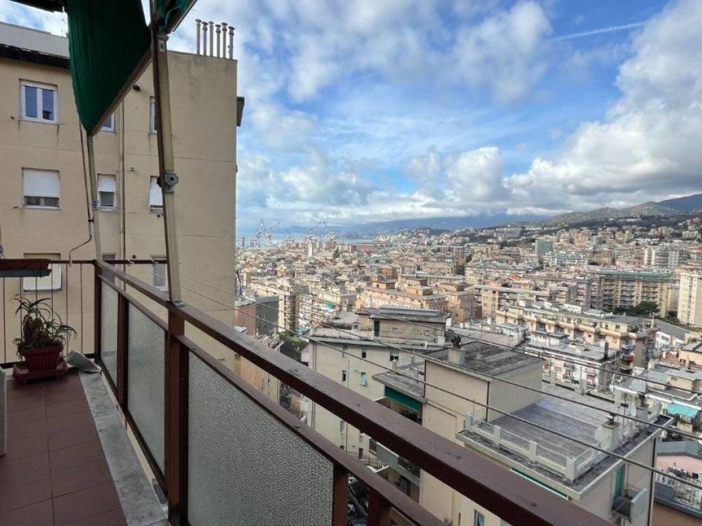 Appartamento a Genova in Via Antonio Sant'Elia, 69 - Foto 2