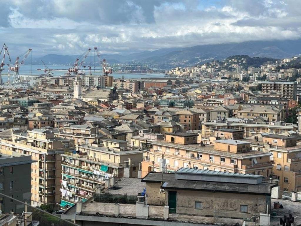 Appartamento a Genova in Via Antonio Sant'Elia, 69 - Foto 3