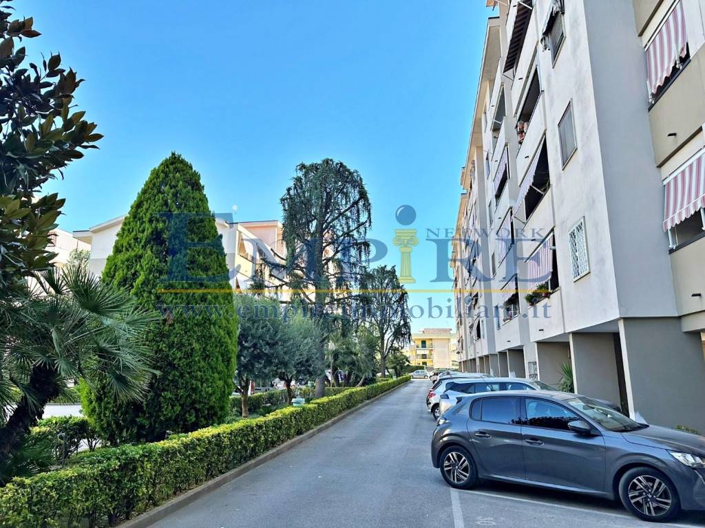 Appartamento a Aversa in Via Andreozzi Paolo, 1 - Foto 3