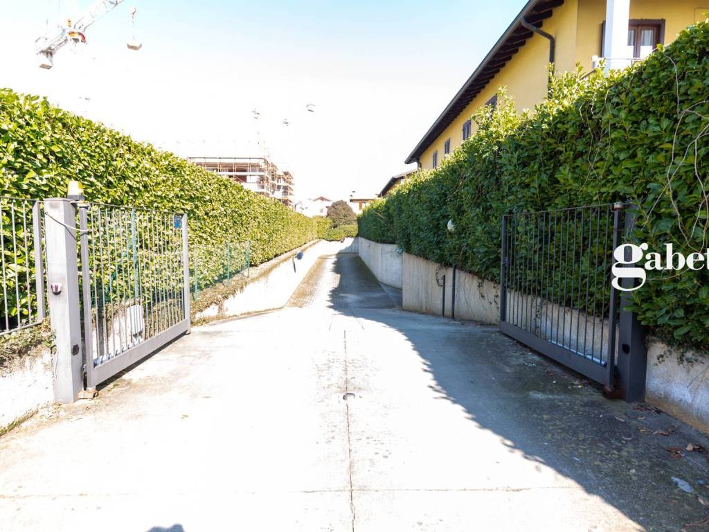 Box / garage a Robbiate in Ugo Foscolo, 7 - Foto 4