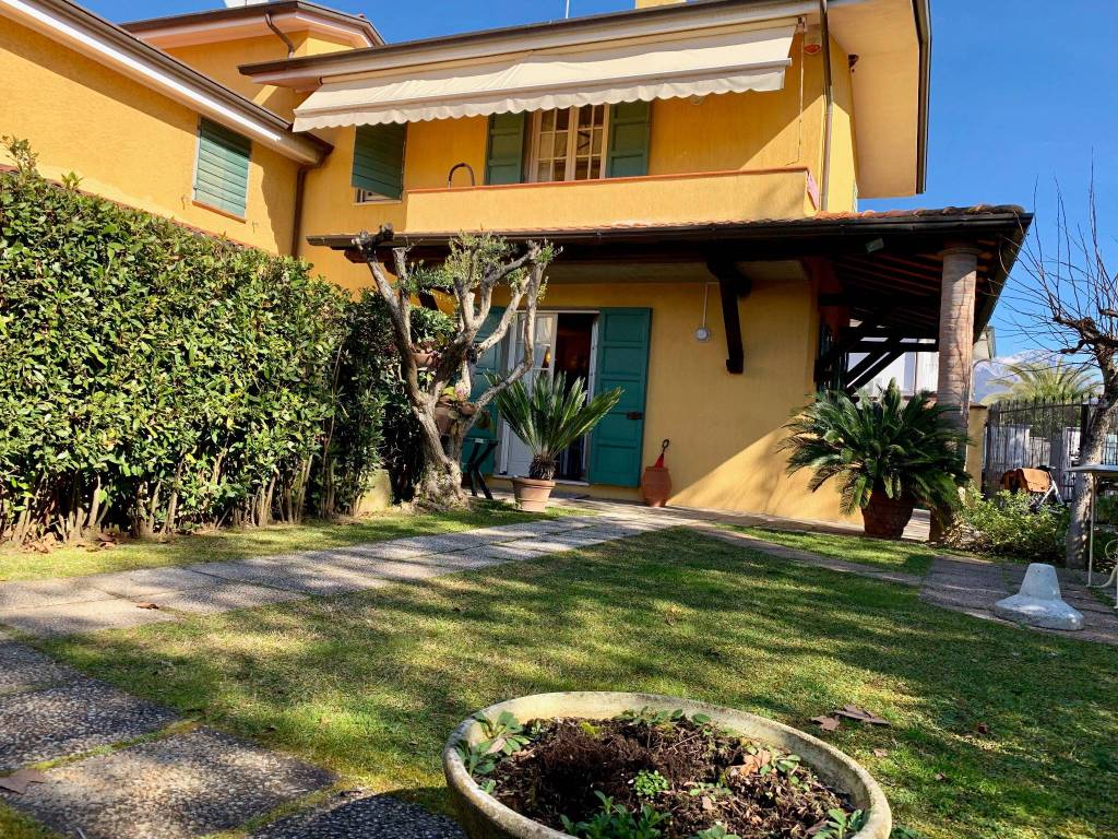 Villa a Forte dei marmi in Via Arturo Dazzi - Foto 2