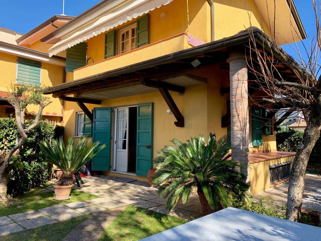 Villa a Forte dei marmi in Via Arturo Dazzi - Foto 3