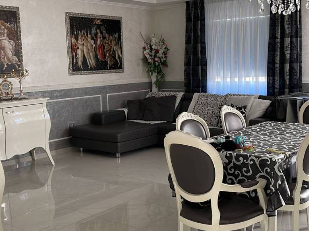 Appartamento a Monfalcone in Via Nino Bixio, 6 - Foto 2