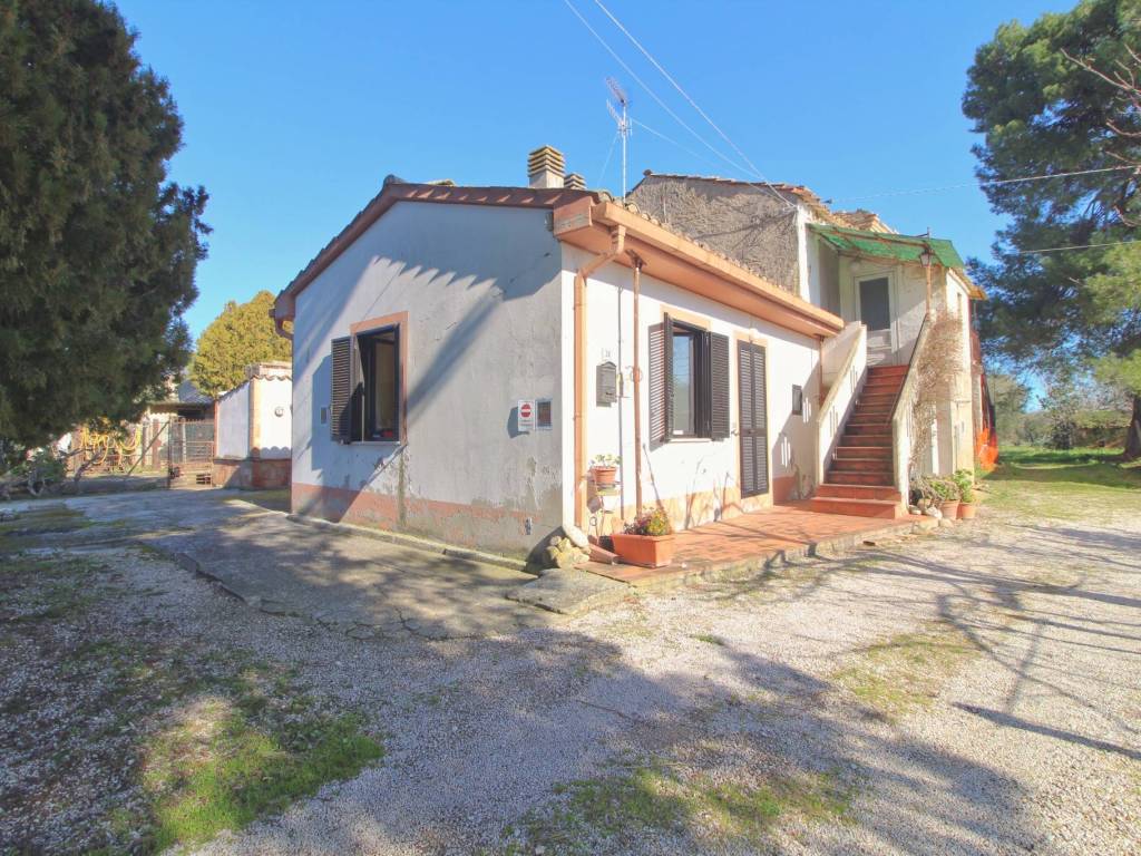 Casa indipendente a Mosciano sant'angelo in Contrada S. Maria Dell'Arco, 38 - Foto 2