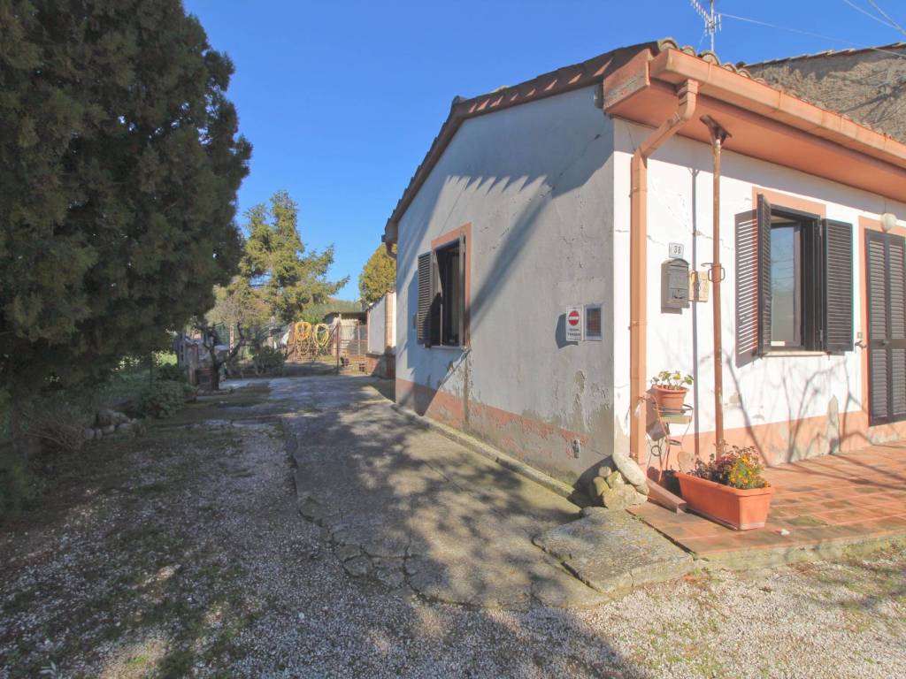 Casa indipendente a Mosciano sant'angelo in Contrada S. Maria Dell'Arco, 38 - Foto 3