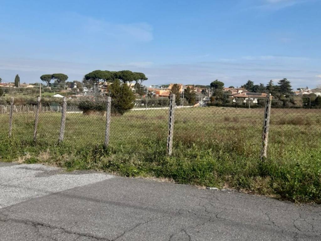 Terreno a Frascati in Via della Cavona, 54 - Foto 1