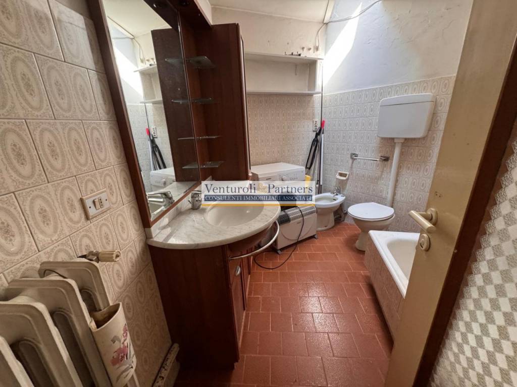 Appartamento a Desenzano del garda in Via Giuseppe Di Vittorio - Foto 5