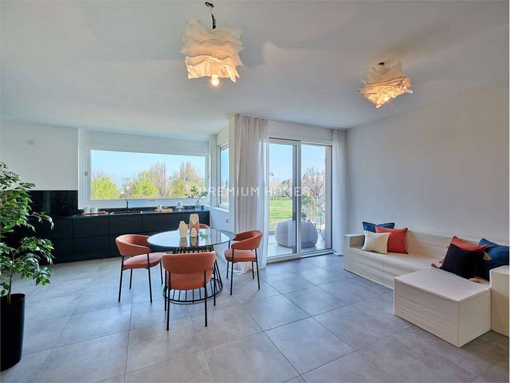 Appartamento a Desenzano del garda in Via Dioclezano, 38 - Foto 2