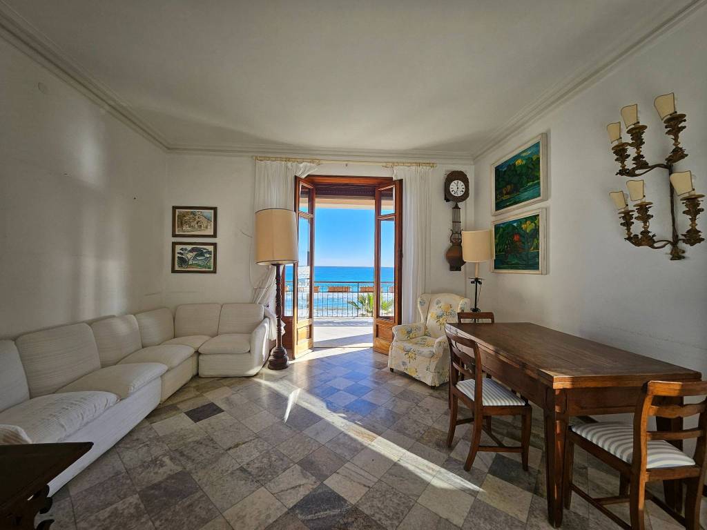 Appartamento a Alassio in Via Roma, 38 - Foto 3