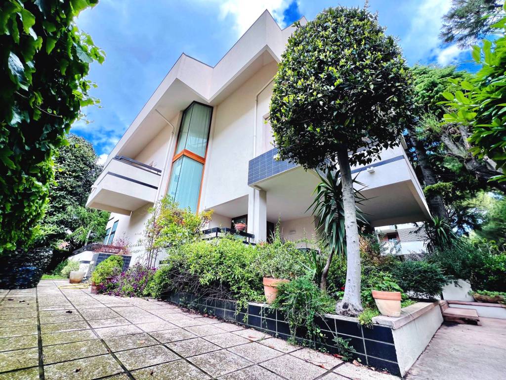 Villa a Riccione in Viale Maria Borman Ceccarini - Foto 5
