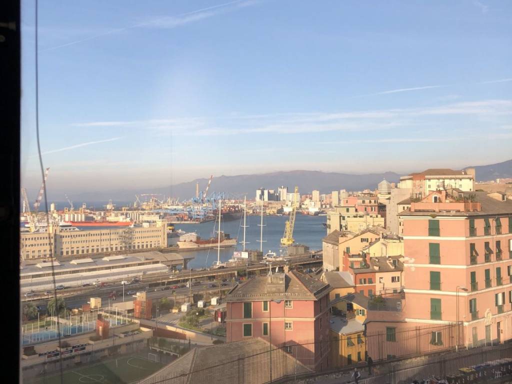 Immobile a Genova in Via Gabriele D'Annunzio, 64 - Foto 2