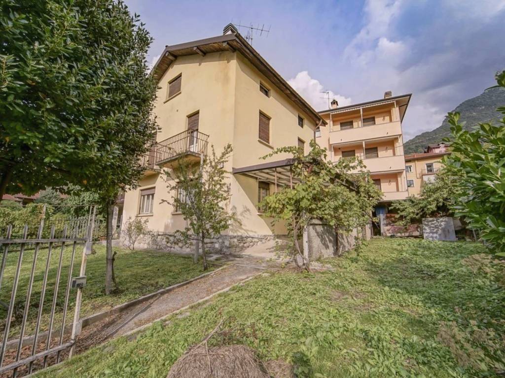 Casa indipendente a Mandello del lario in Via dei Monti 2 - Foto 3