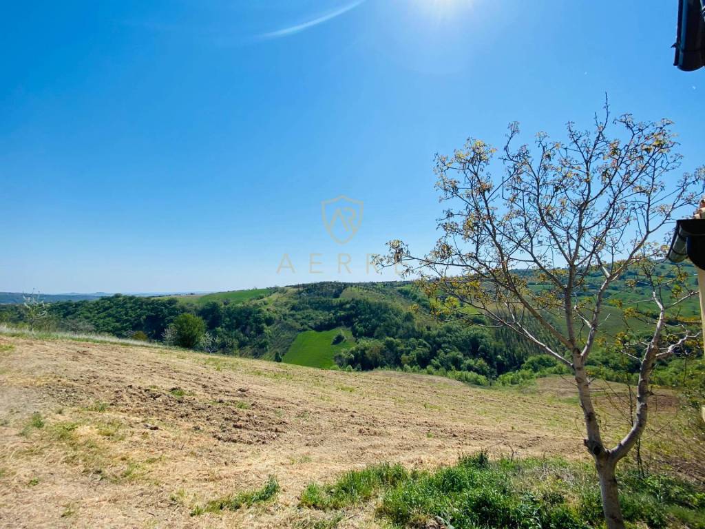 Terreno a Montebello di bertona in C.da Campo Mirabello - Foto 2