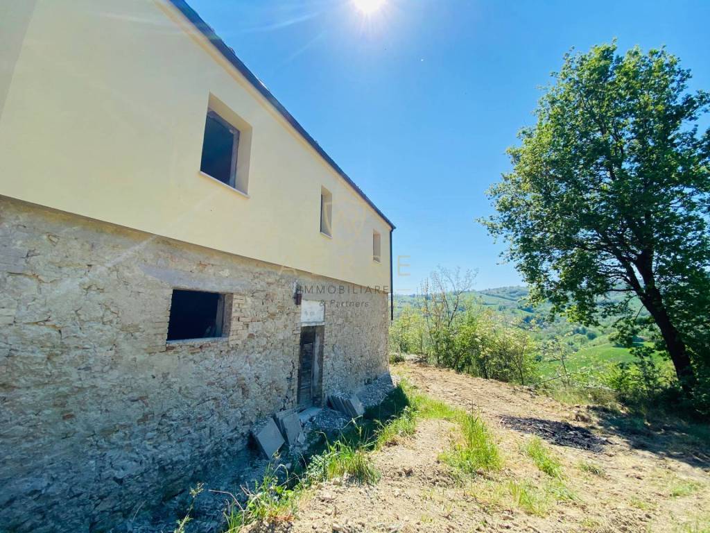 Terreno a Montebello di bertona in C.da Campo Mirabello - Foto 3