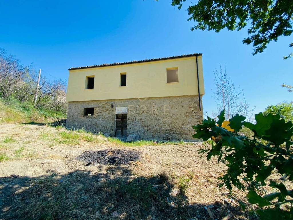 Terreno a Montebello di bertona in C.da Campo Mirabello - Foto 4