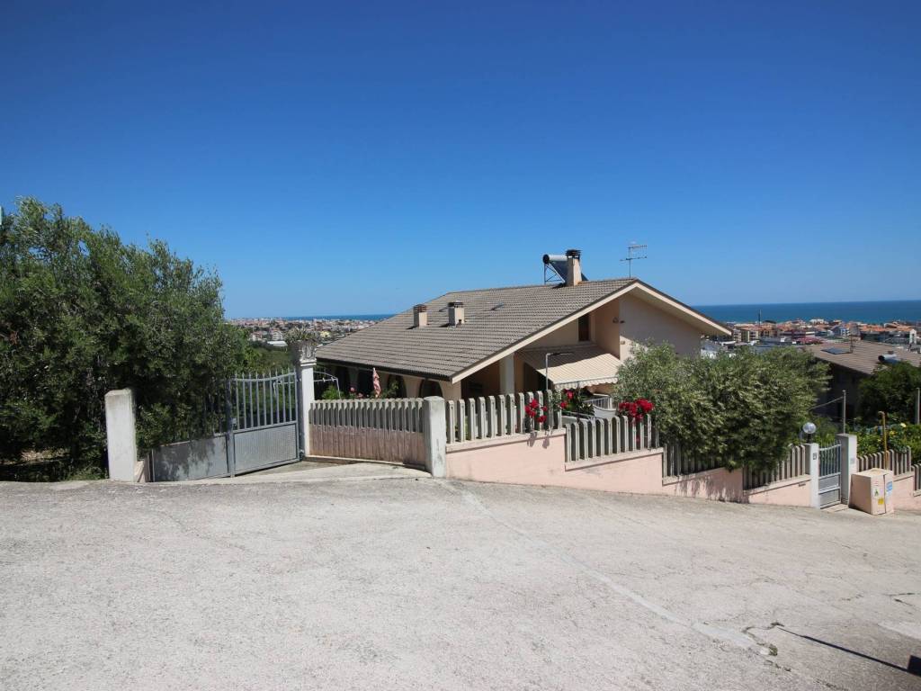 Villa a Tortoreto in Via Panoramica, 31 - Foto 2